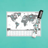 Charger l&#39;image dans la galerie, La carte à gratter Scratch Map of the Fucking World de Luckies vous invite à découvrir les mots les plus &quot;colorés&quot; au monde. Un cadeau original et unique pour les voyageurs.