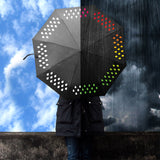 Charger l&#39;image dans la galerie, Color Change Umbrella est un extraordinaire parapluie avec des motifs de gouttes d&#39;eau blanches qui changent de couleur sous la pluie. Un accessoire super original de SUCK UK.